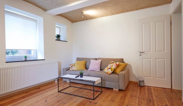 Apartment 'Gemütliche Altbauwohnung' with Private Terrace, Private Garden and Wi-Fi