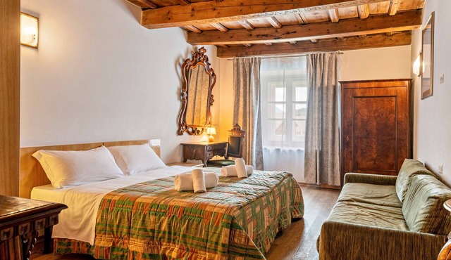 Apartment 'Gran Deluxe Ciasa Soldà - Apt 10' with Mountain View, Shared Garden and Wi-Fi