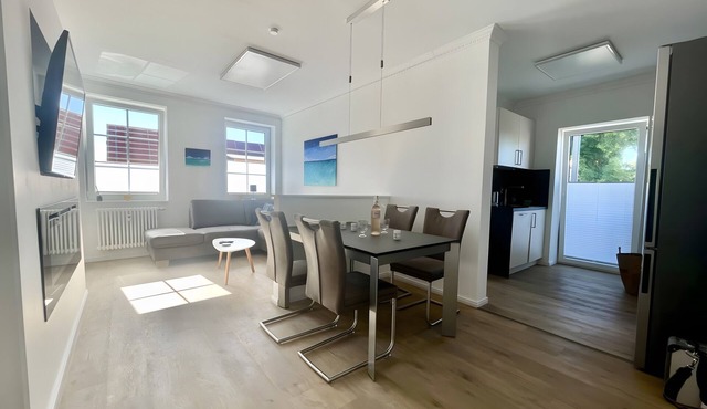 Apartment 'Hafenblick' with Sea View, Wi-Fi, Fireplace & Rooftop Terrace with Evening Sun