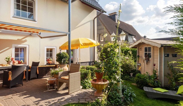 Apartment 'Haus Ute' with Private Terrace, Private Garden and Wi-Fi