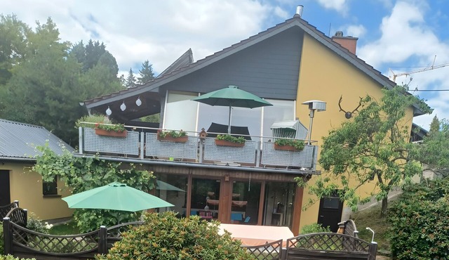 Apartment "Heidi" with Mountain View, Private Garden and Wi-Fi