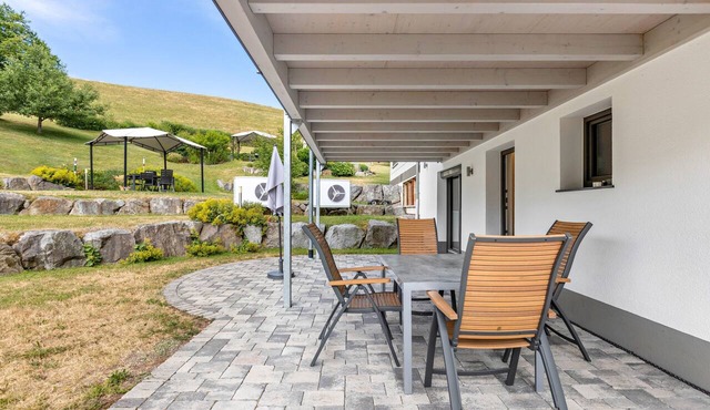 Apartment 'Holzwieb' with Private Terrace, Shared Garden and Wi-Fi