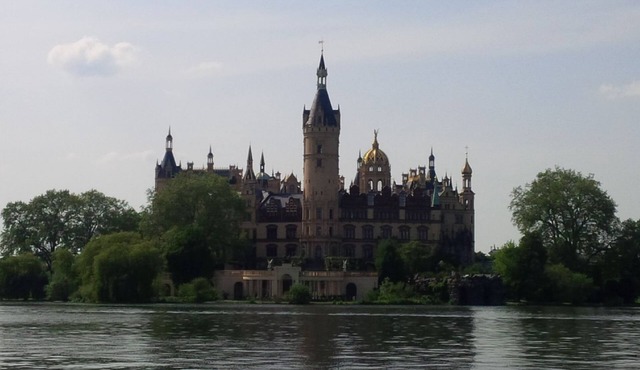 Apartment in a quiet location, 2 minutes walk. to the lake, 10 km before the Landesh. Schwerin