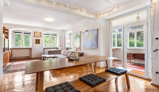 Apartment in Historic Villa with Wi-Fi