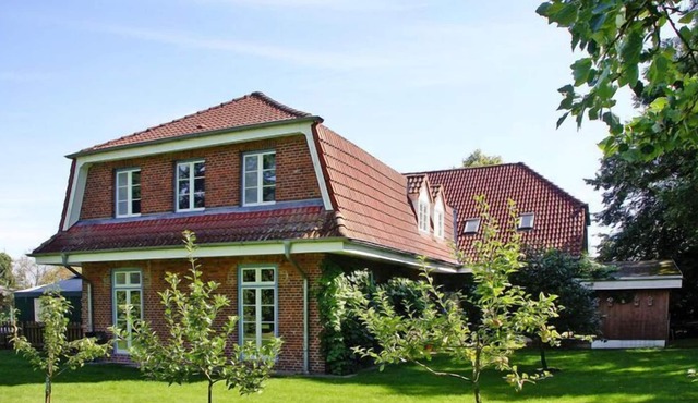 Apartment in Schultenbrook with garden