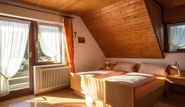 Apartment 'Kornblume' with Private Terrace, Shared Garden and Wi-Fi