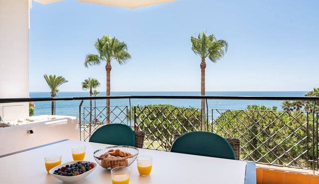 Apartment 'Mi Capricho Calahonda' with Sea View, Wi-Fi and Air Conditioning