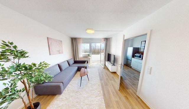 Apartment mit bodengleicher Dusche, 170m bis zur Haltestelle Linie 5, WLAN