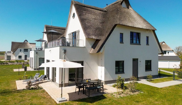 Apartment mit Terrasse - Edvard Grieg - Inseldomizil Stolpe - Urlaub Unter Reet auf Usedom