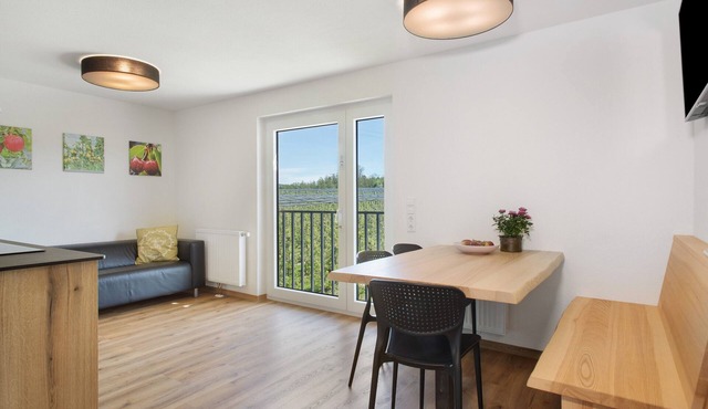 Apartment 'Obstgartenblick' with Wi-Fi