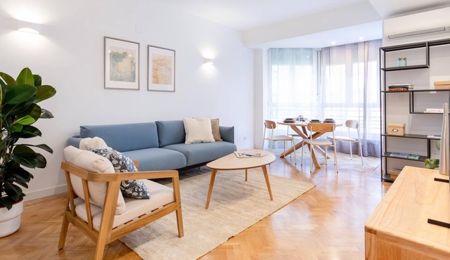 Apartment + Office room in Chamberí, Madrid