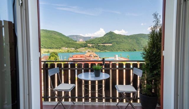 Apartment on Lake Kaltern 2