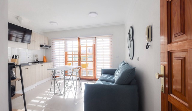 Apartment 'Playa Delphin 401' with Sea View, Balcony and Wi-Fi