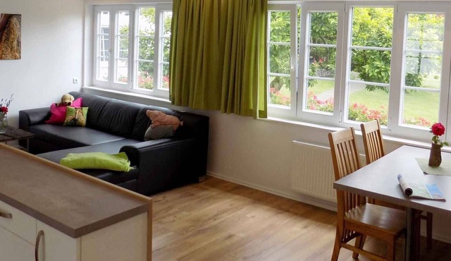Apartment 'Rosenblüte' with Private Terrace, Shared Garden and Wi-Fi