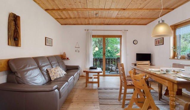 Apartment 'Schneckenhaus' with Shared Garden, Balcony and Wi-Fi