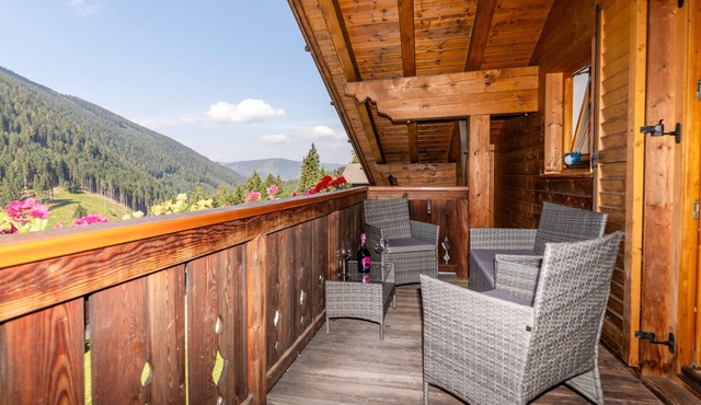 Apartment 'Simon' with Mountain View, Balcony and Wi-Fi