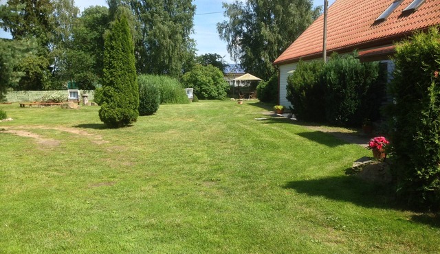 Apartment up to 5 people with 2 bedrooms child-friendly large garden