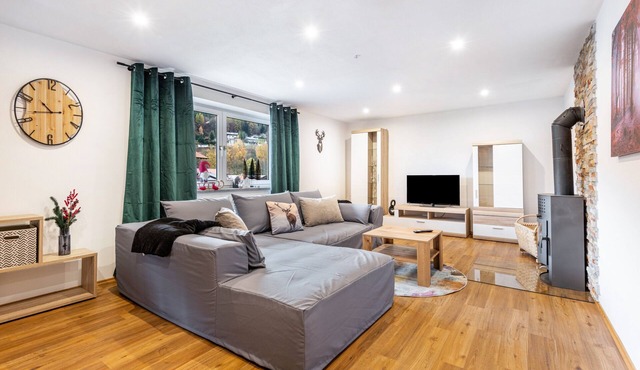 Apartment 'Waldzeit Am Silberberg' with Shared Garden, Balcony and Wi-Fi