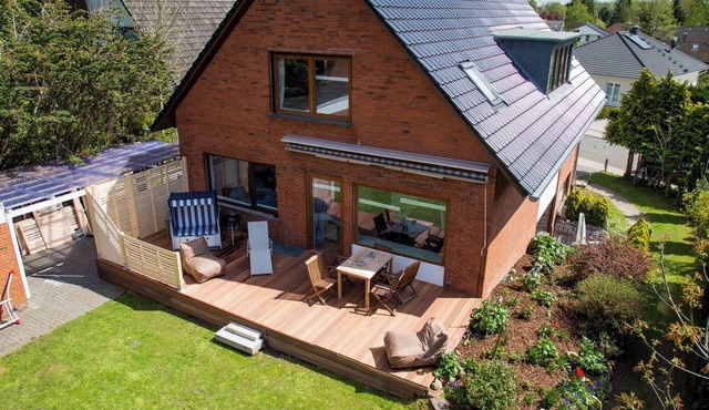 Apartments Meerzeit for up to 16 people with garden