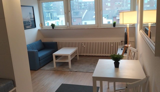 Appartement Ohne Balkon, Rechts im 3.og - Frisch Renovierte Appartements