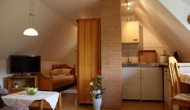 Appartment 3 - Ferienreeddachhaus Issy Krause