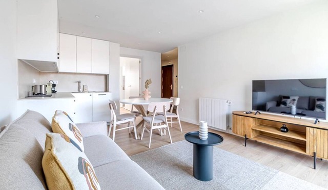 Apt. 1HAB w/terrace Salamanca by CH