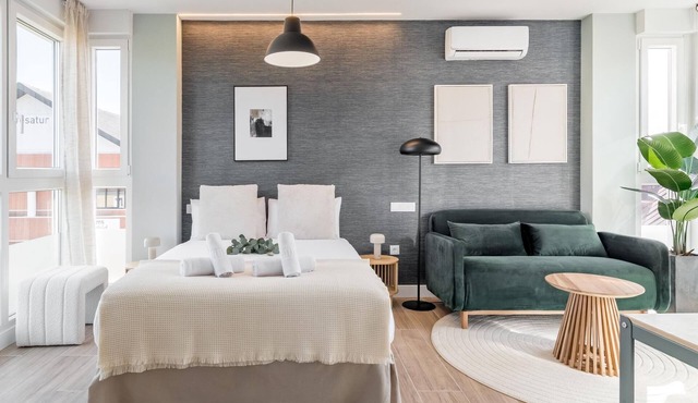 Arturo Soria Stays by Charming VII - newly renovated, Parking