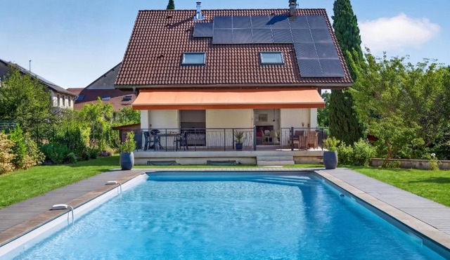 Aux Pins Bleus - Villa with Private Pool & Close to Switzerland
