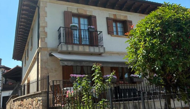 Balentzenea Rural House