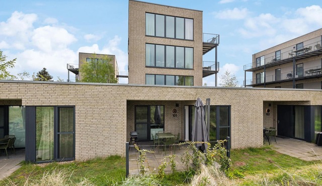 Beach front home in Lembruch/Dümmer See with lake view
