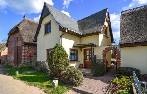 Beach Front Home In Mariendorf With Wifi