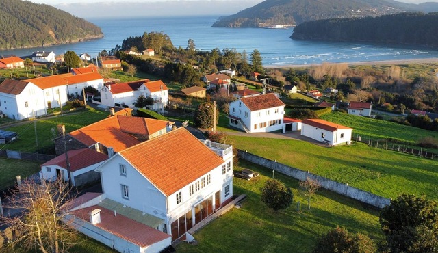 Beachfront Surf & Holiday House, Charming & Quiet