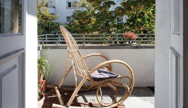 Beautiful studio old style apartment