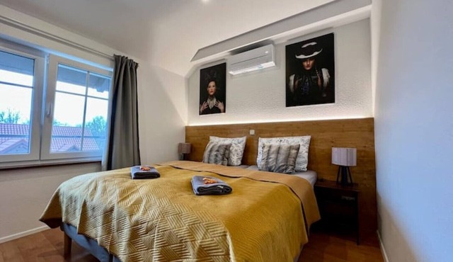 Beautiful double room studio with private bathroom *near the Rhine*