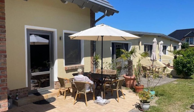 Beautiful maisonette vacation apartment on Lake Sellin with terrace
