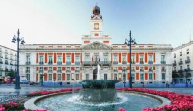 Beautiful penthouse just steps from Plaza de España.