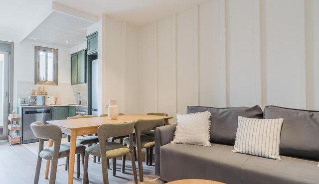 Beautiful Terrace Apartment near Plaza Espanya