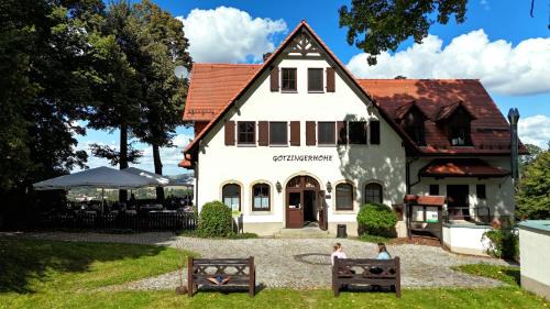 Berggasthof & Hotel Götzinger Höhe