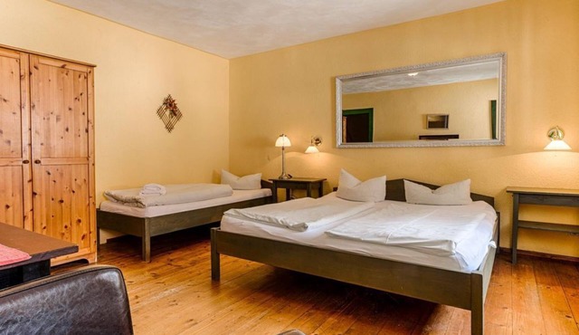 Berghaus Rauschenstein: Triple room (half board) - Bio- & Nationalparkrefugium