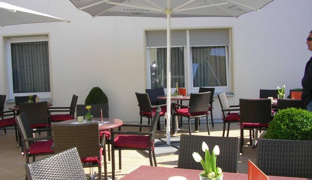 Berries Inn Hotel