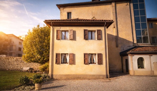 Boutique Cottage in historic center with parking