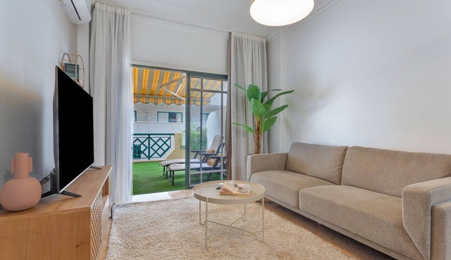 Bright Apartment with Terrace at Playa Jardín