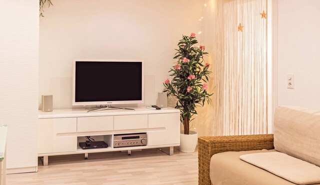 Bright Holiday Apartment "Haus Behr am See Nr. 2" with WiFi