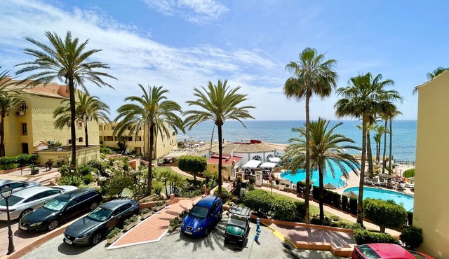 Bright Seafront Apartment in Dona Lola, Calahonda – 2 Bedrooms, Pool & Panoramic Views - Claudia CS197