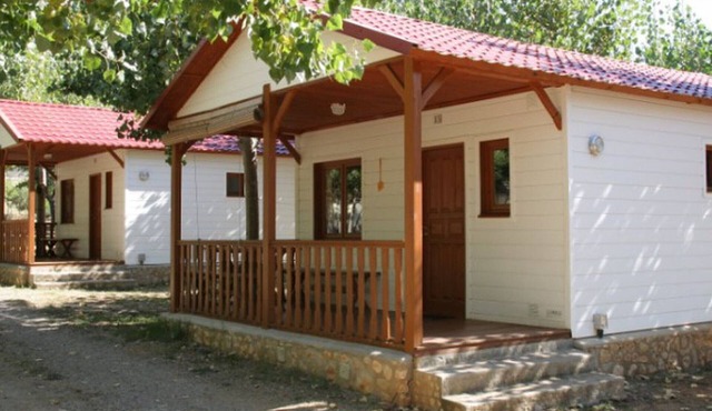 Bungalow with Terrace in La Puebla de Roda