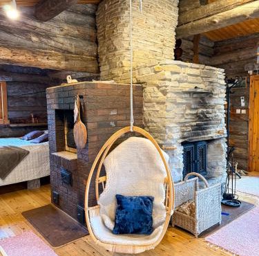 Cabin bear's hide