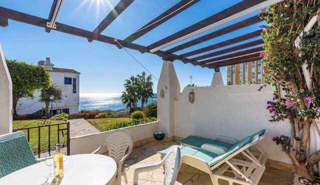 Calahonda Beach II First line beach apartment in Calahonda
