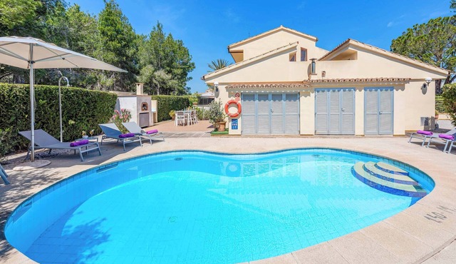 Can Fiol - Five Bedroom Villa, Sleeps 10
