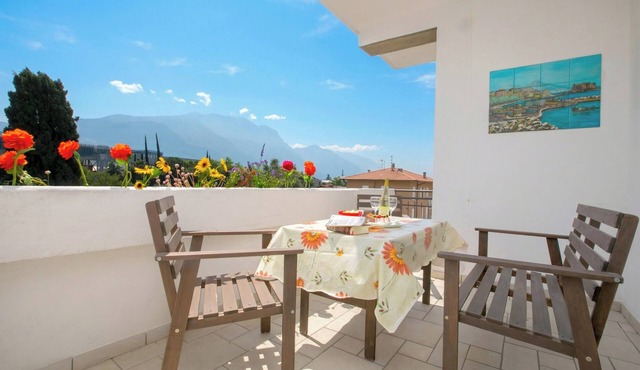 Casa Andreas & Corinna with Sunny Balcony, Riva del Garda, Italy
