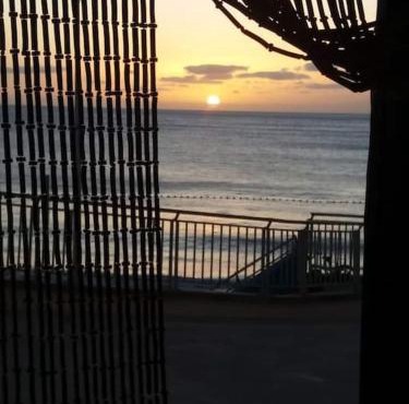 Casa cueva primera línea de playa en Sardina
